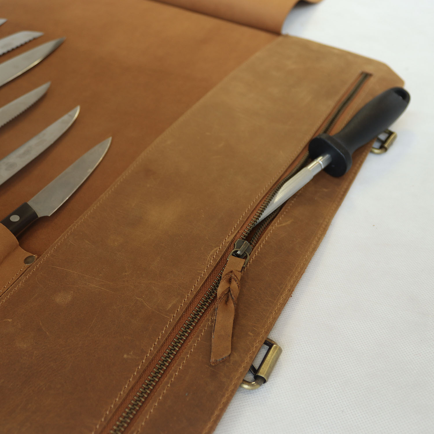 Kožené rolovacie puzdro na nože - Master